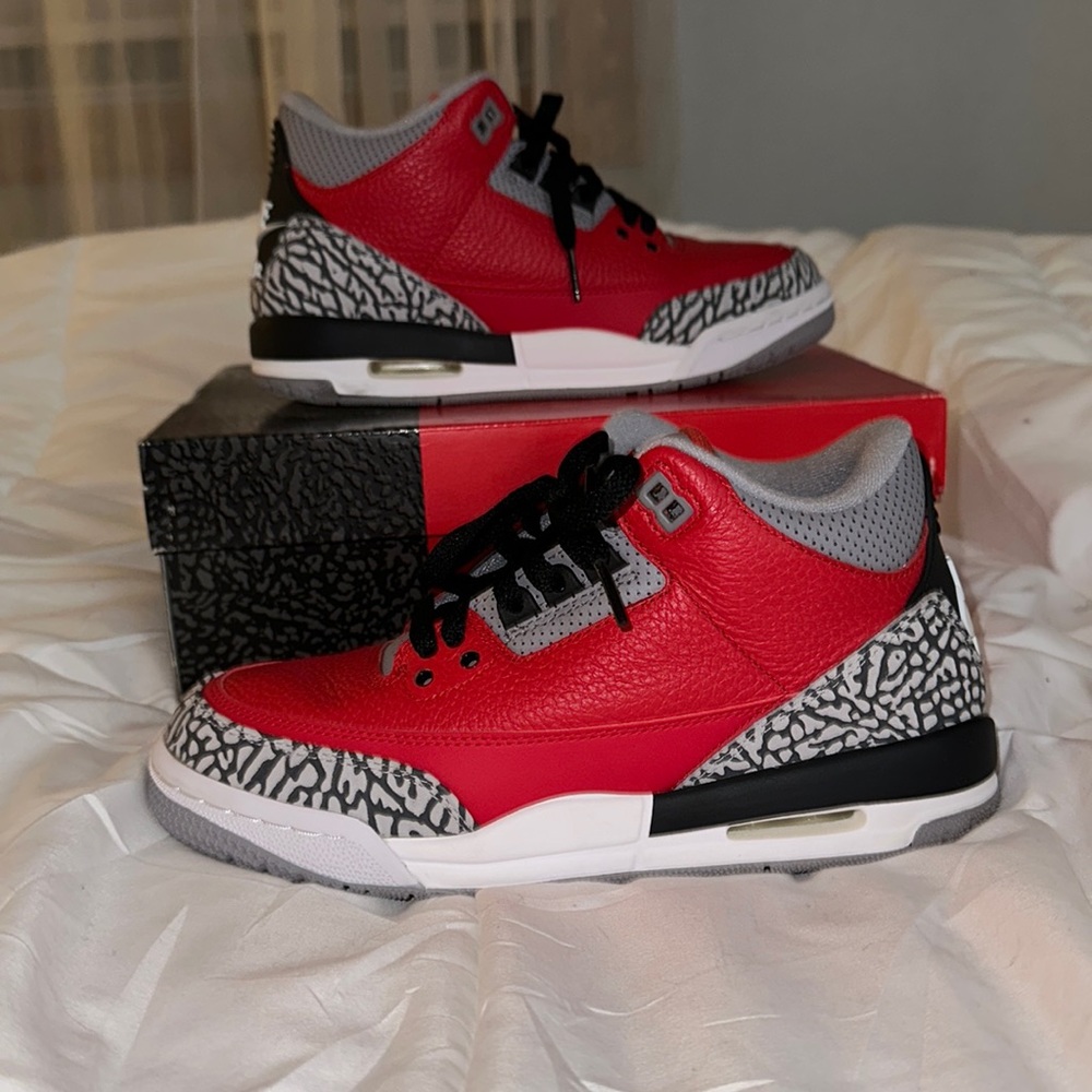 Jordan 3 🖤 5.5Y.